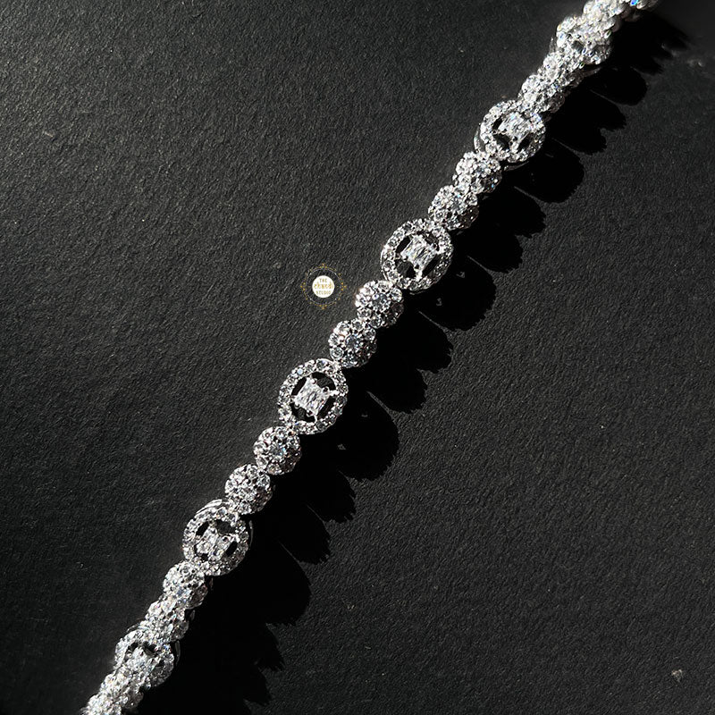 Sparkling Silver Circle Spark Bracelet