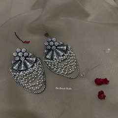 Dreamy Pearls Of Joy Earring