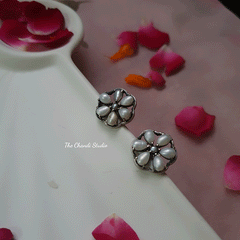 Rustic Romance, Blossom Studs