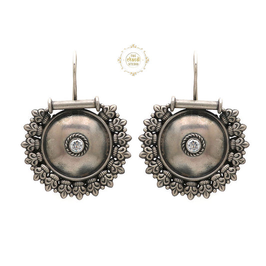 Noor Intricate Timeless Embossed Earring