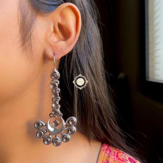 Versatile Kundan Crescent Moon Earring