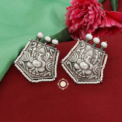 Utsav Pearl Ganesh Stud