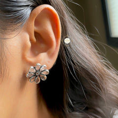 Minimal Flower Earring