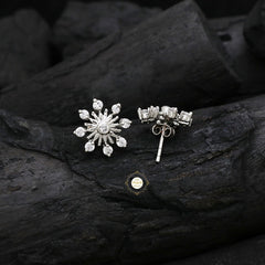 Sparkling Floral Delight Earring