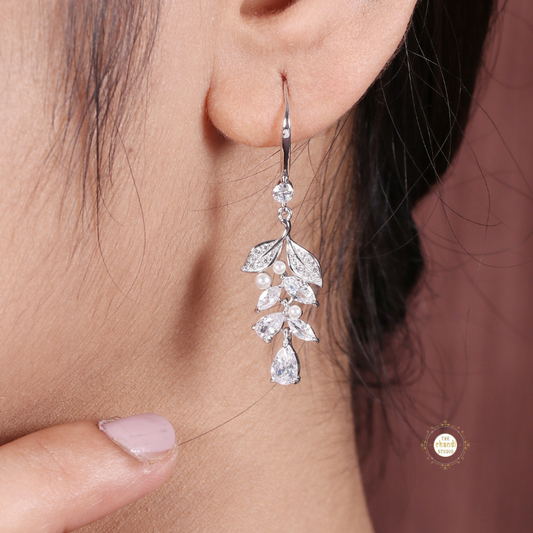 Sparkling Silver Blooming Flower Earring