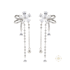 Sparkling Silver Floral Delight Earring