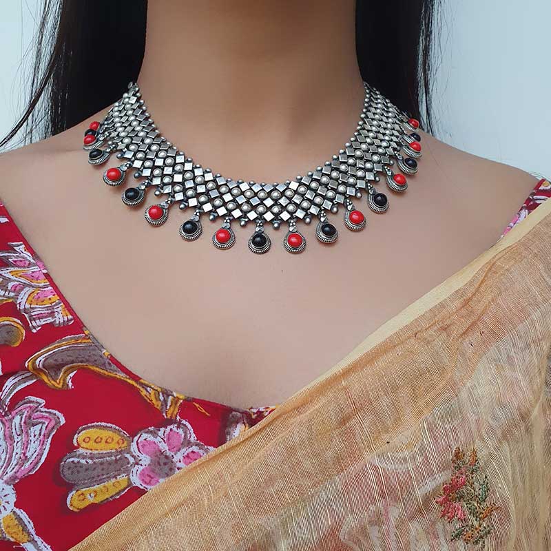 Black Onyx-Coral Chatai Necklace