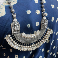 Chaand Necklace With Freshwater Pearls