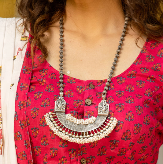 Chaand Necklace With Freshwater Pearls