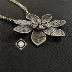 Bloom Filigree Stone Necklace