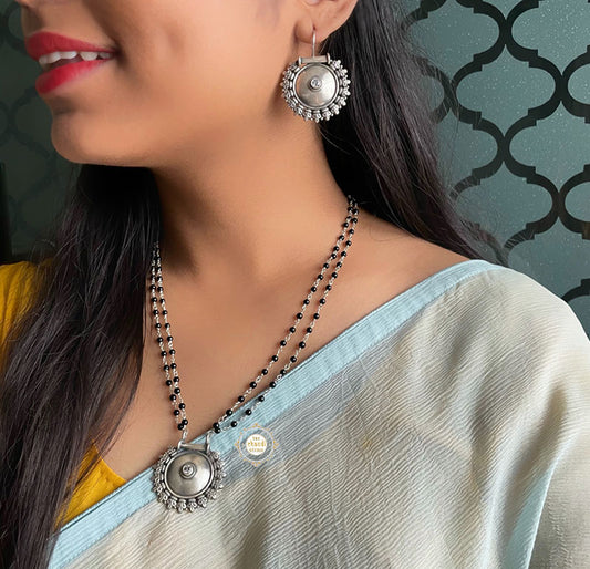 Noor Intricate 'Timeless Embossed' Mangalsutra