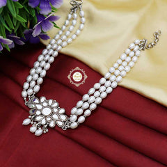 Ruhaniyat White Glass Choker Necklace