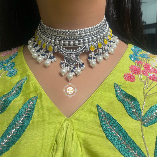 Utsav Exquisite Chic Choker Necklace With Earring