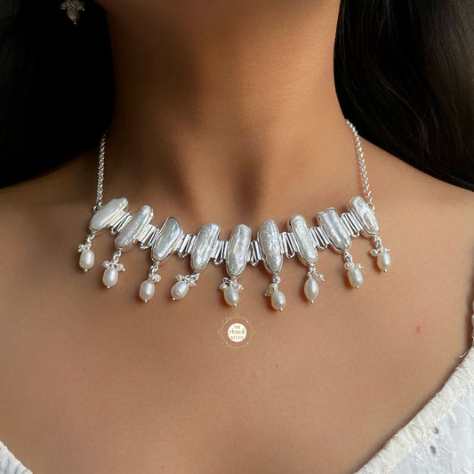 Mother Of Pearls Necklace Set