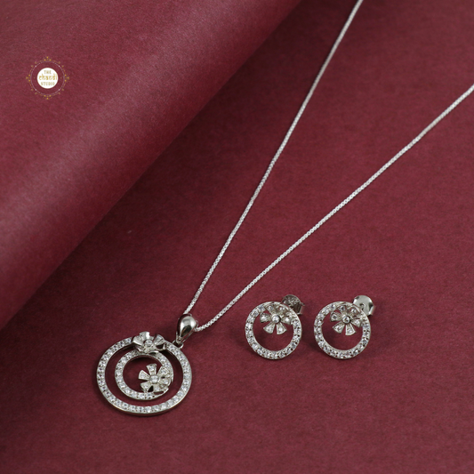 Sparkling Silver Sparkle Necklace Set