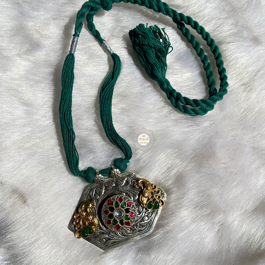 Maharani Shield  Thread Necklace