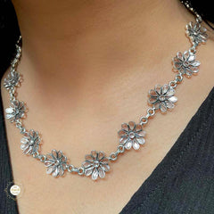 925 Sterling Silver Minimal Floral Necklace