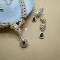 Sparkling Silver Regal Bloom Necklace Set